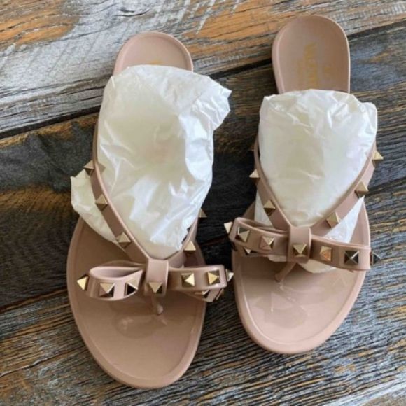 Cream + gold Rockstud Bow Beige Jelly Sandals NWOB - Picture 10 of 12